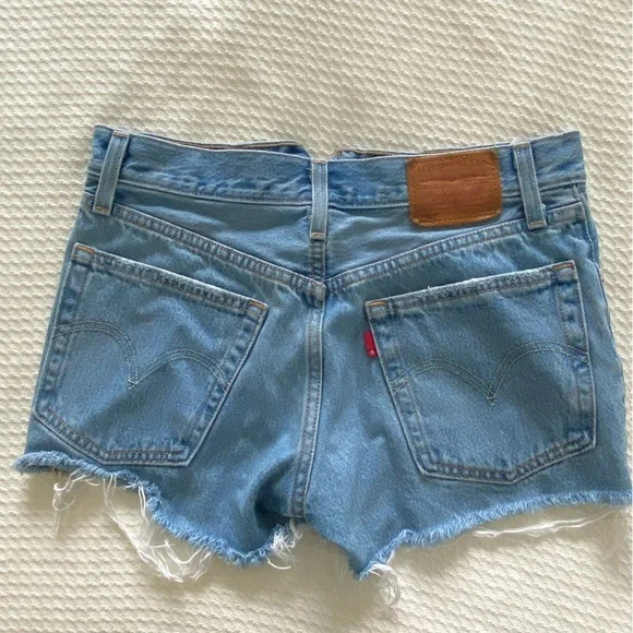 Premium Levis Shorts - Picture 1 of 10